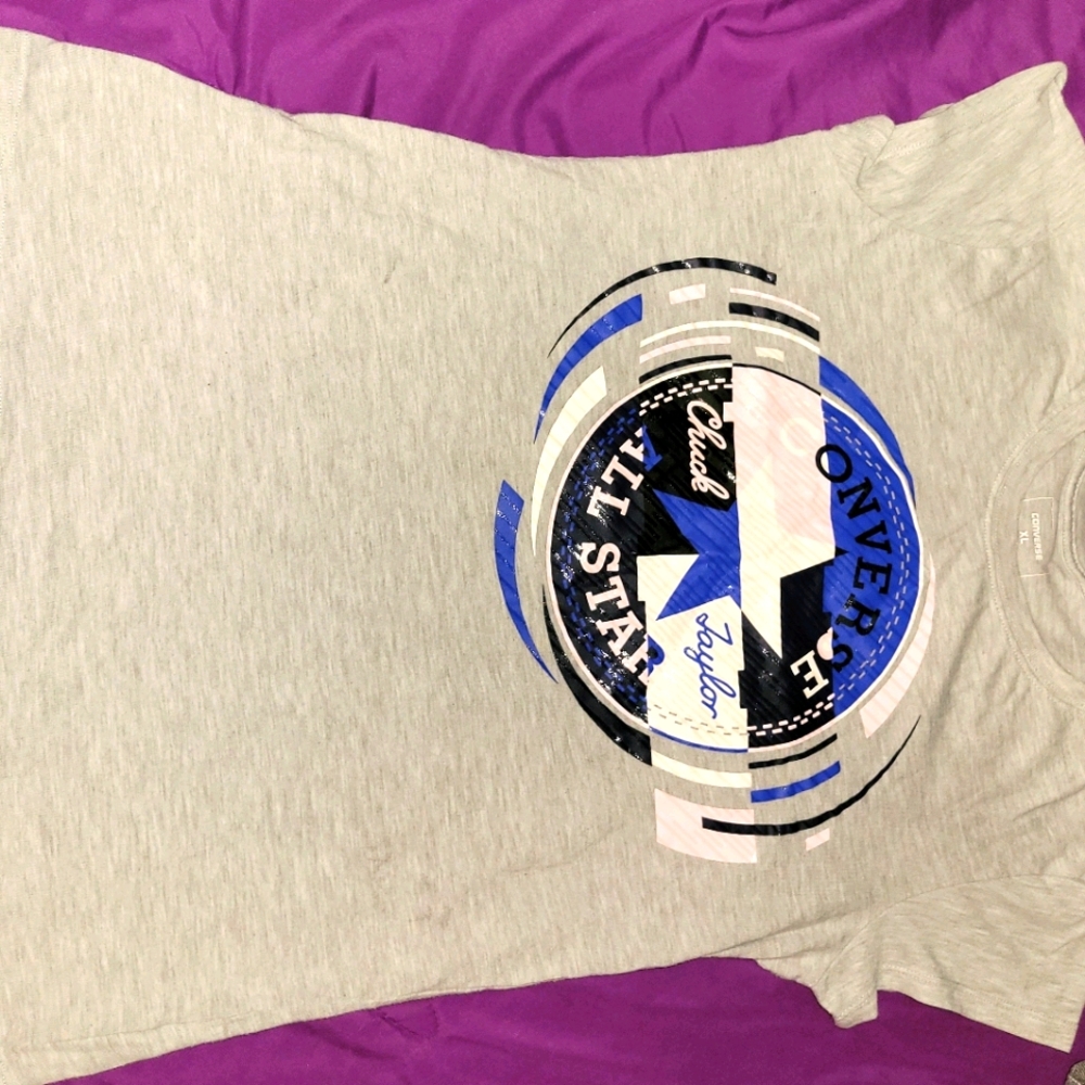 Girls converse tshirt